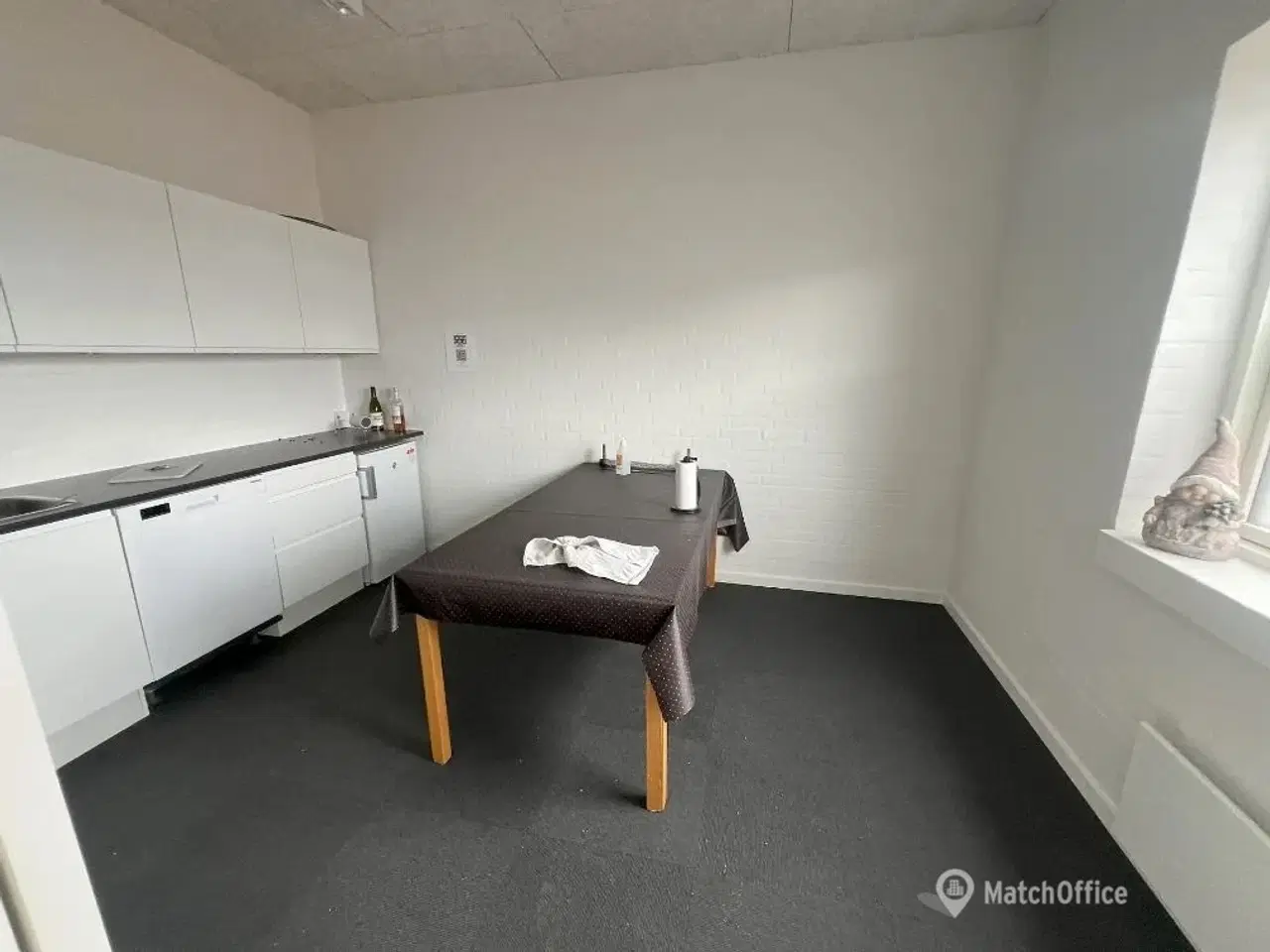 Billede 13 - Lejemål med gode adgangsforhold og vendearealer - i alt ca 298 kvm