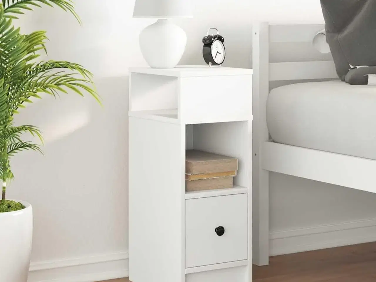 Billede 3 - Sengebord med skuffe 25x31x66 cm hvid