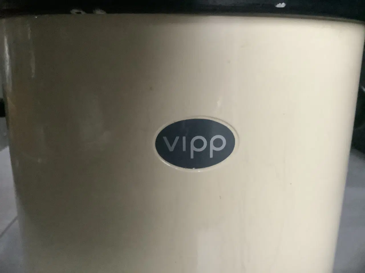 Billede 3 - Cremefarvet Vipp skraldespand 53 cm høj