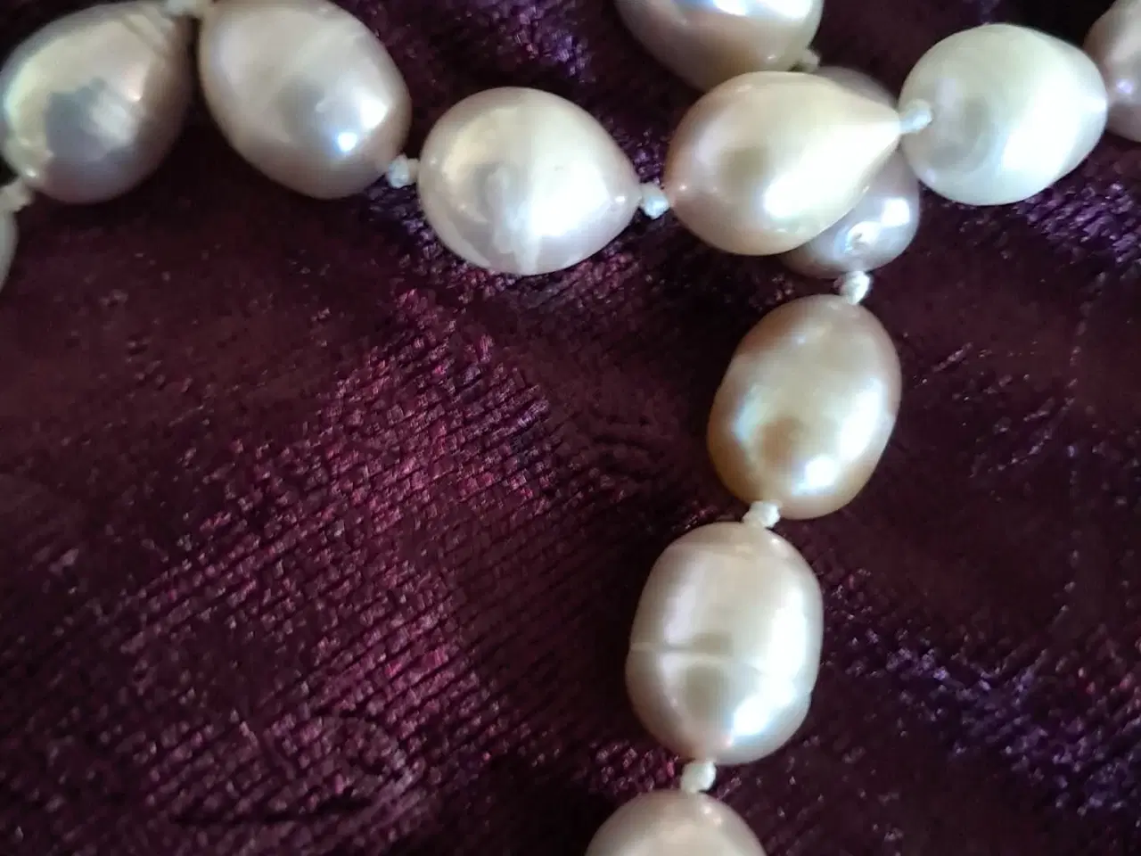 Billede 3 - Perlekæde 70 cm lang - med ægte perler.
