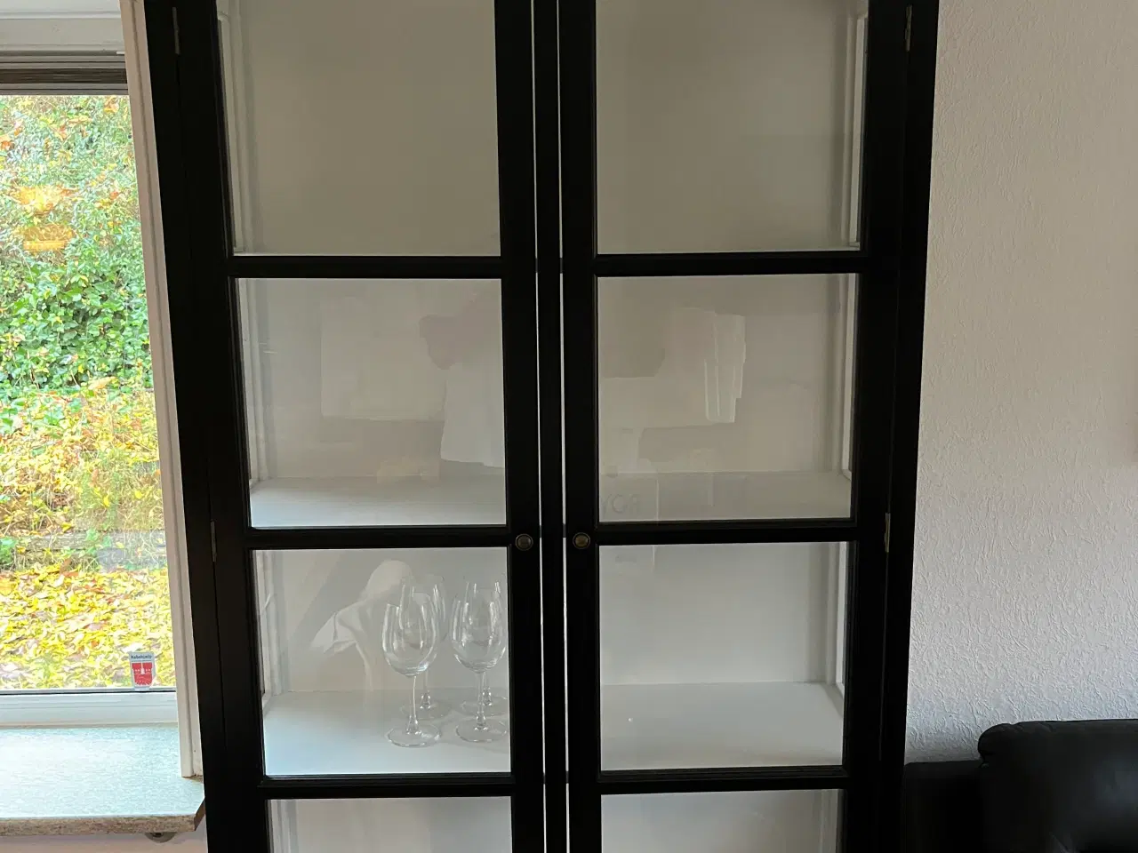 Billede 1 - Vitrineskab væghængt