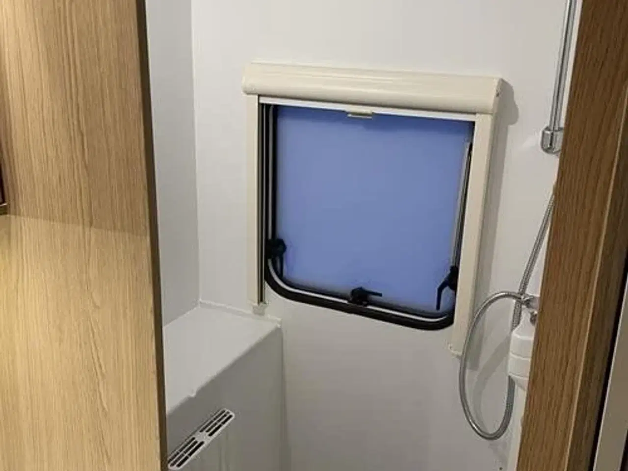 Billede 8 - LMC Exquisit Vip 685 D - Smugkig på Januar Tilbud - Spar 30.000