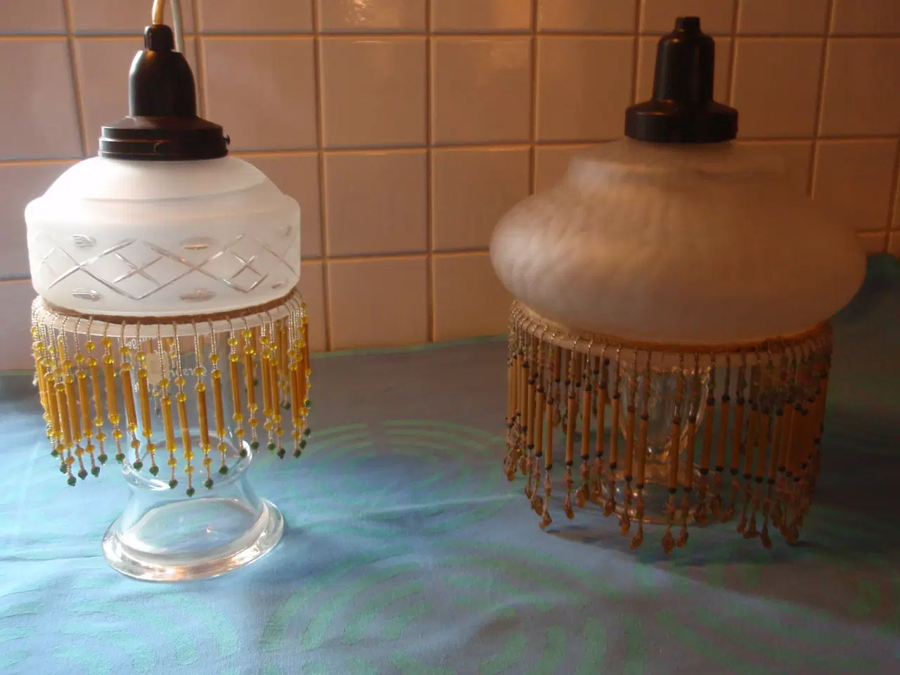 Billede 2 - 2 stk. gamle lamper med perler