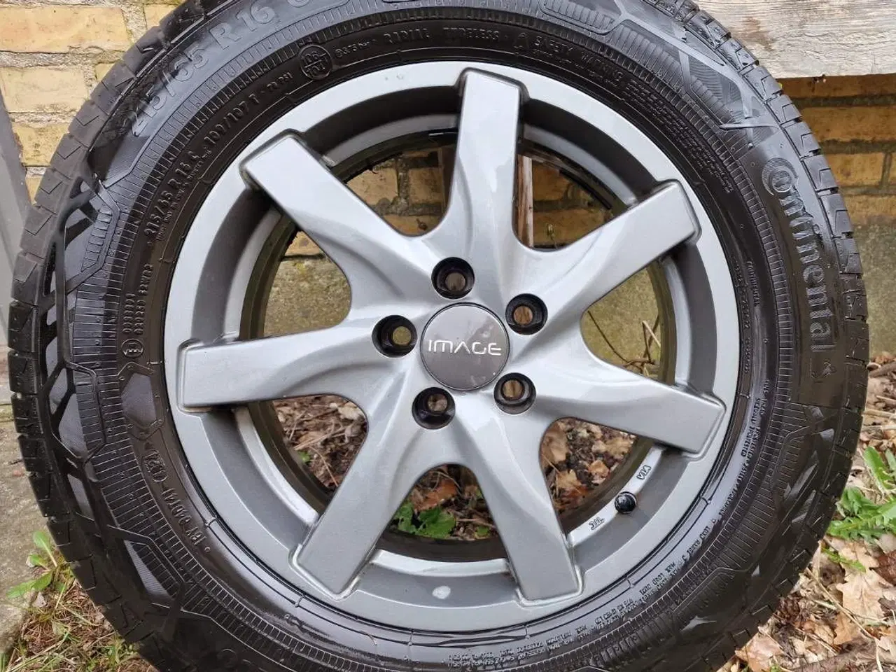 Billede 1 - Varevogn dæk på Alfælger