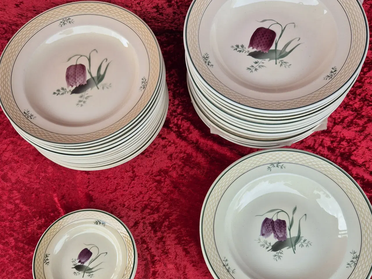 Billede 1 - Vibeæg ALUMINIA - spisestel - kaffestel dele