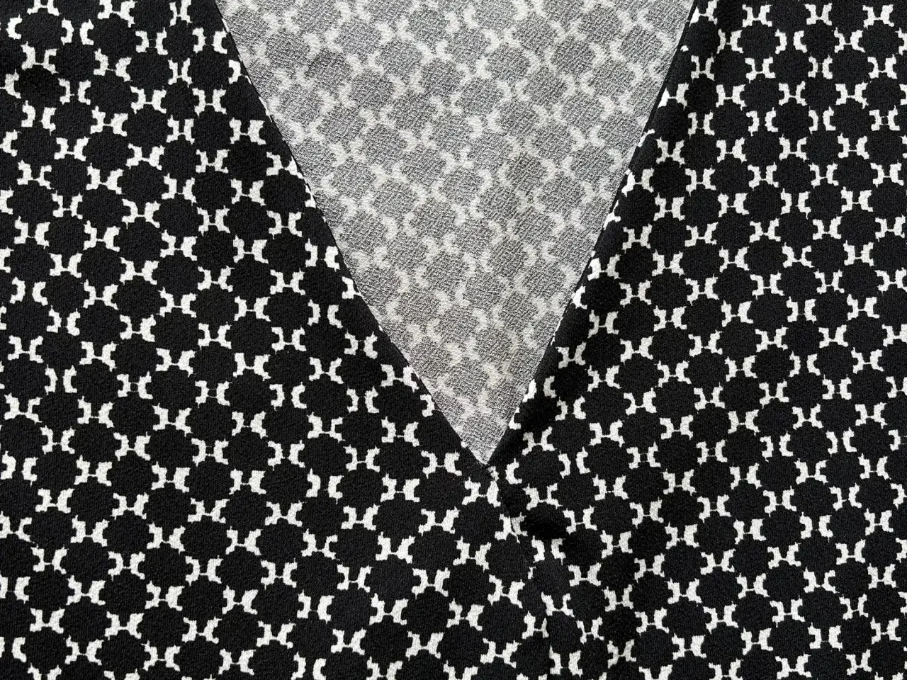Billede 2 - H&M sortmønstret tunika str 4XL. 
