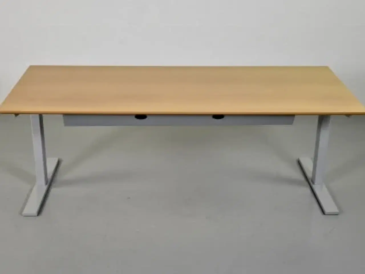 Billede 3 - Holmris b8 hæve-/sænkebord, 180 cm.
