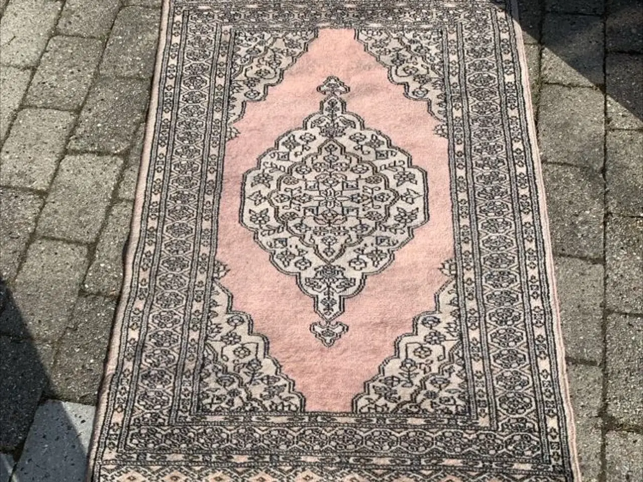 Billede 1 - Ægte tæppe