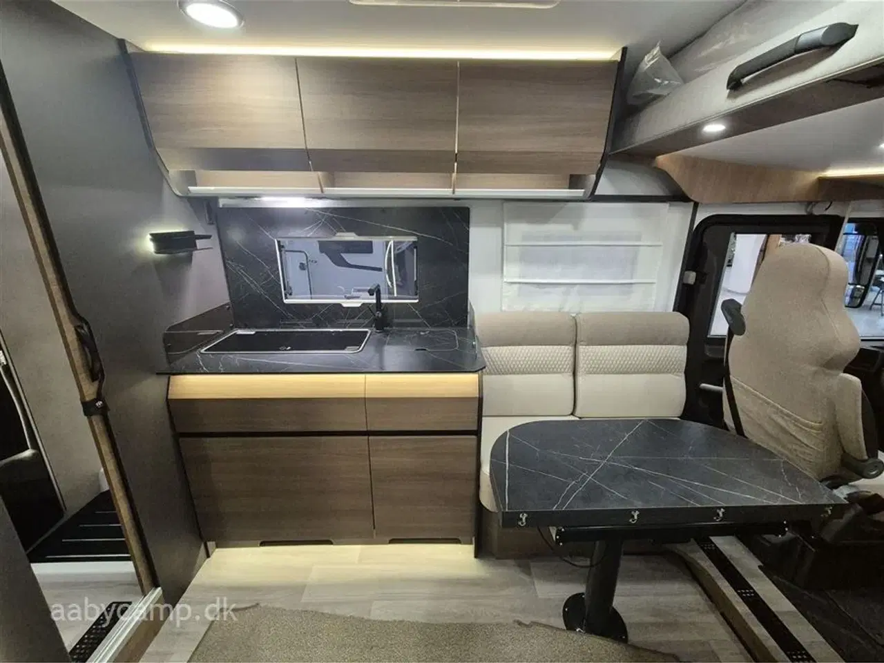 Billede 12 - 2026 - Benimar Amphitryon 967   Top model Fra Benimar med Alde Centralvarme