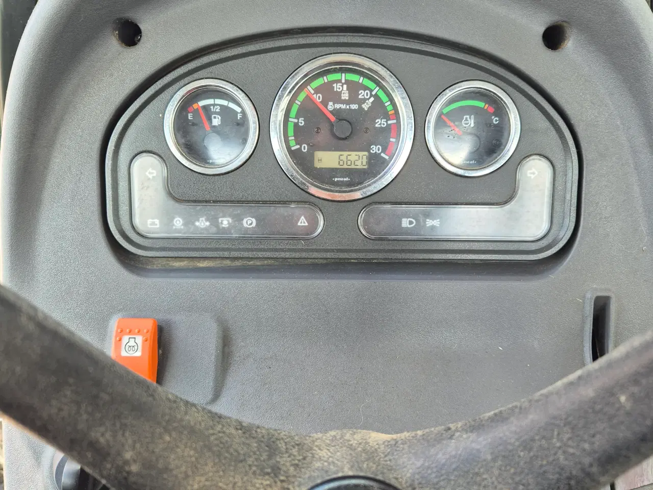 Billede 13 - Deutz Agrolux 310 Med Frontlæsser