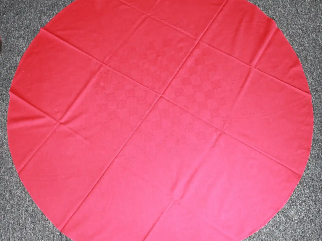 Billede 1 -   Rund dug, Ø 143 cm 