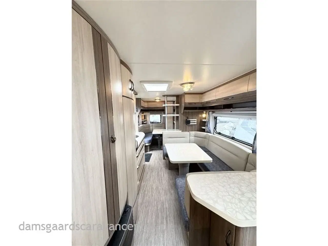 Billede 18 - 2015 - Hobby De Luxe 650 KMFe   Dobbeltseng-Køjer-Telt