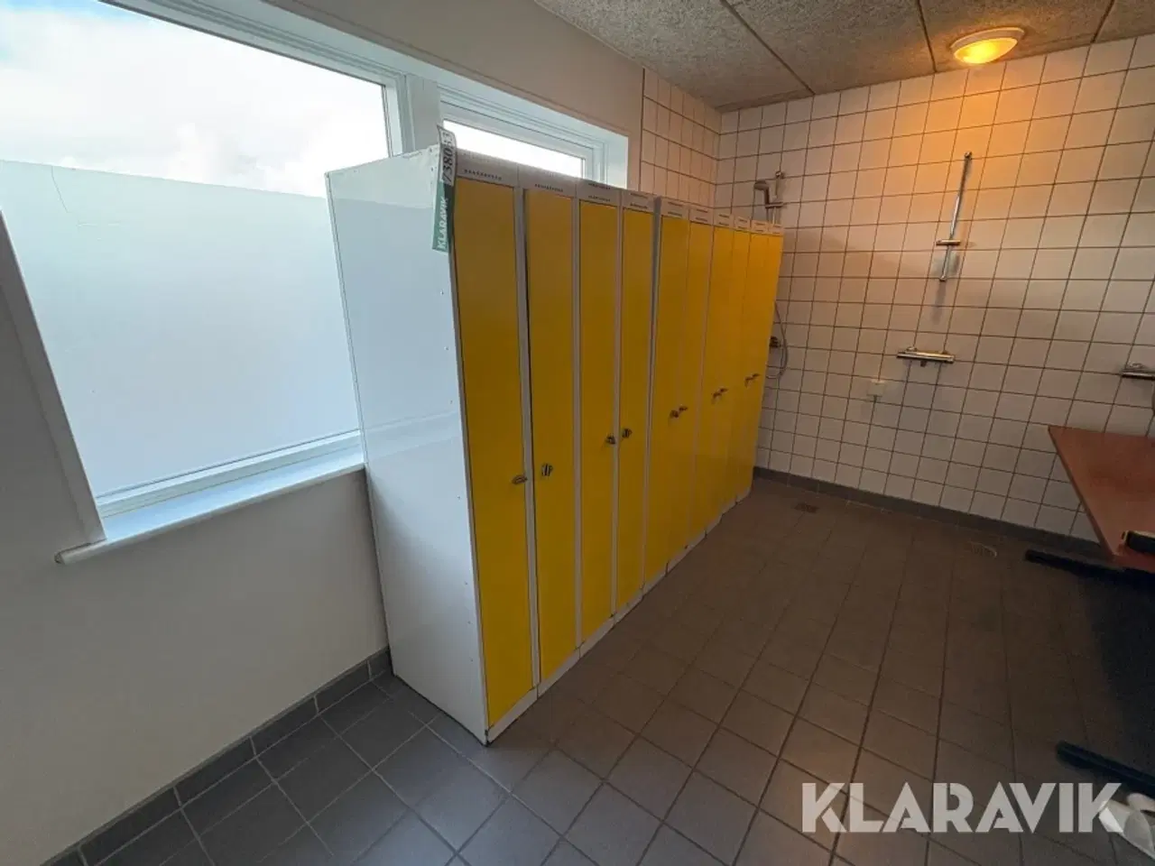 Billede 2 - Omklædningsskabe 3 styk
