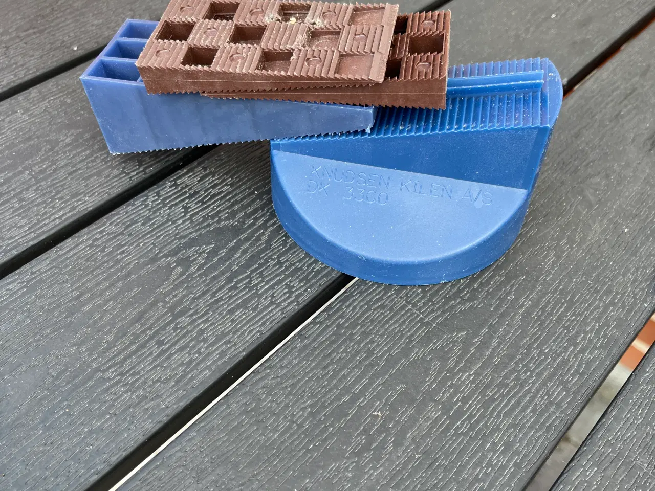 Billede 3 - Knudsen kiler til opbygning af gulv