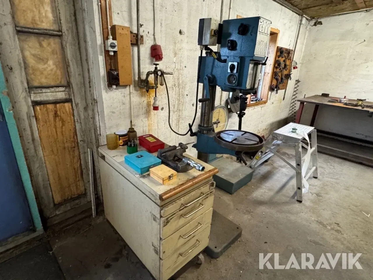 Billede 2 - Såjleborremaskine AB Arboga Maskiner A 2508 med værktøjsskab og tilbehør