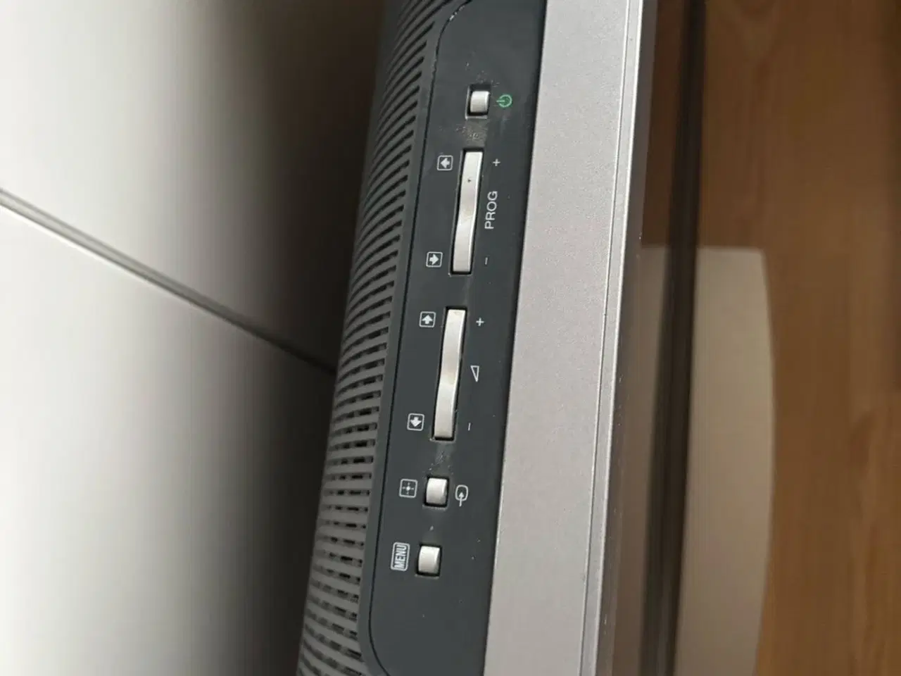 Billede 3 - Ældre Sony TV sælges
