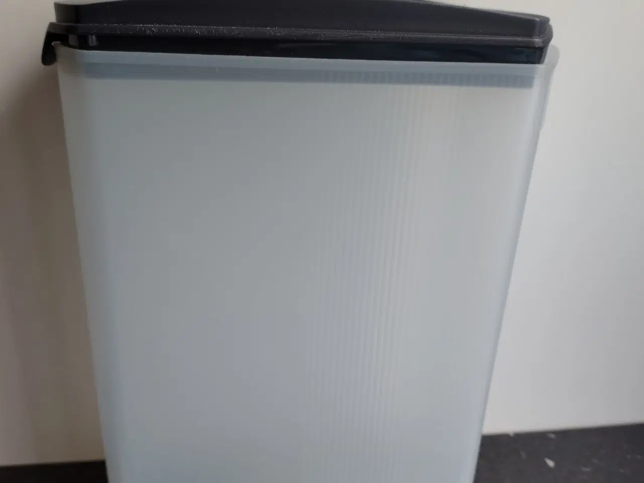 Billede 1 - Space maker 2,2 L - Tupperware