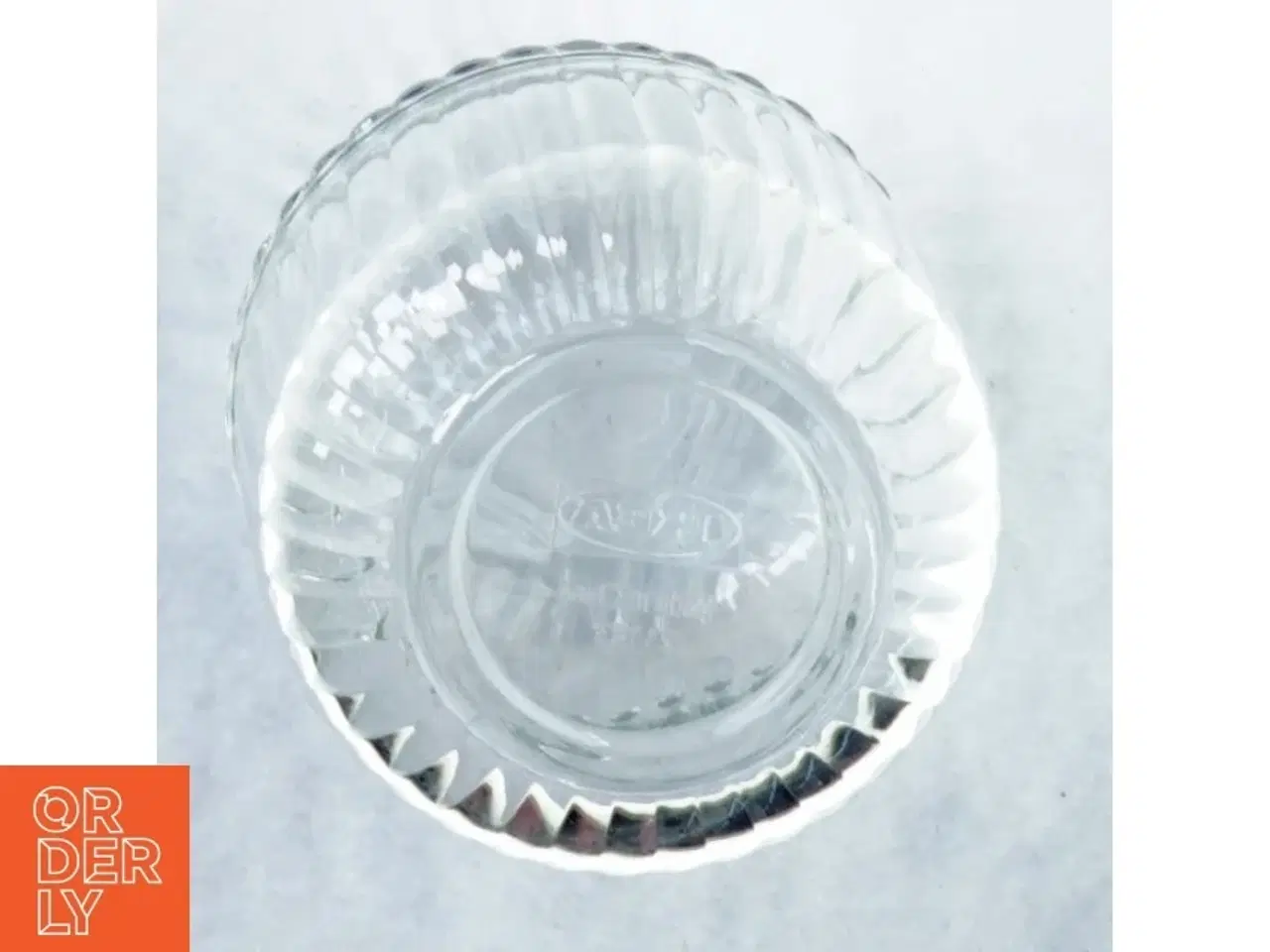 Billede 2 - Glas beholder med låg fra Ikea (str. 6 x 10 cm)
