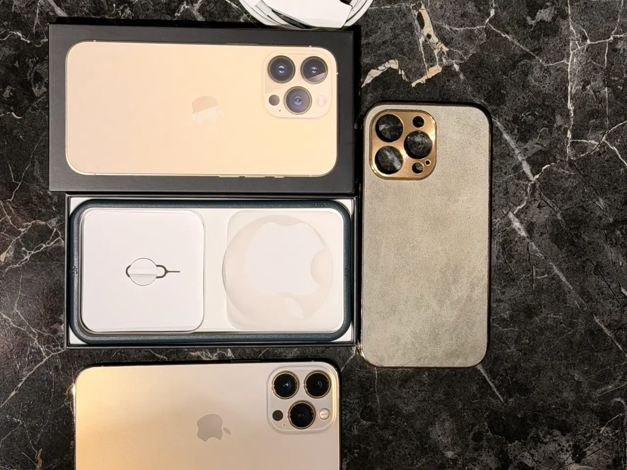 Billede 2 - iPhone 13 Pro, 128 GB – Gold (Perfekt stand)