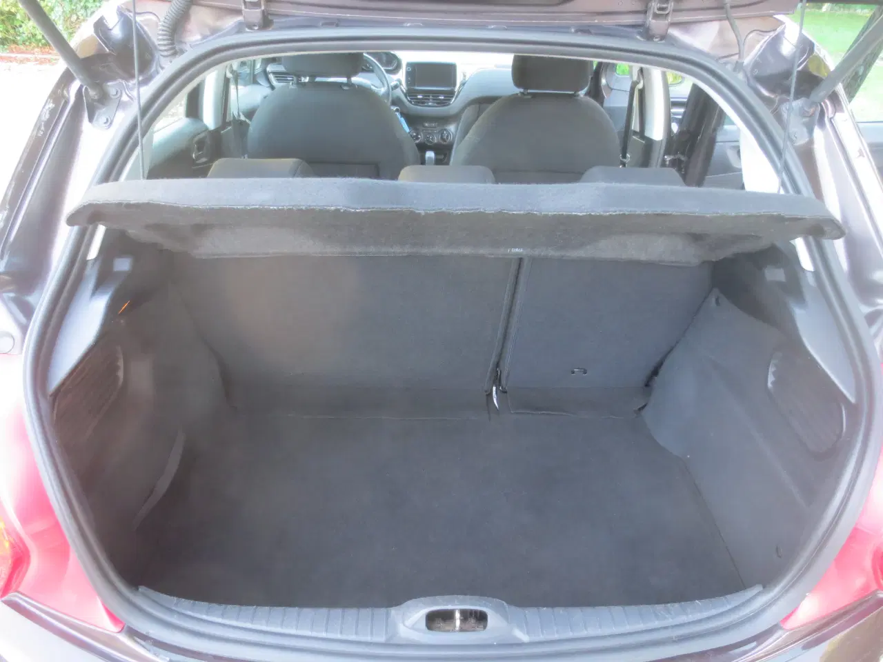Billede 11 - Peugeot 208 1.4 i 95 Hk. År 2012. 