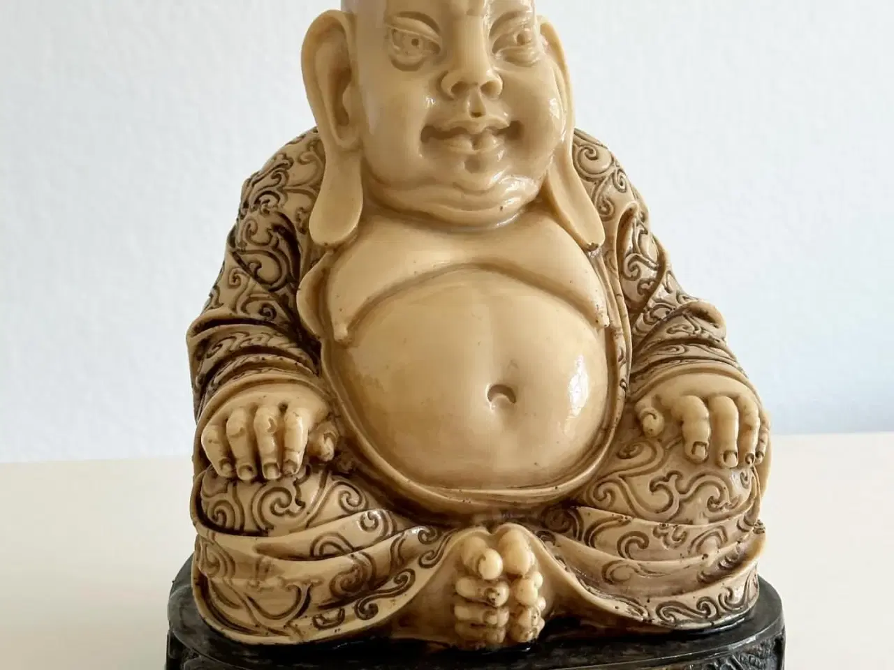 Billede 2 - Buddhafigur, kunstmateriale