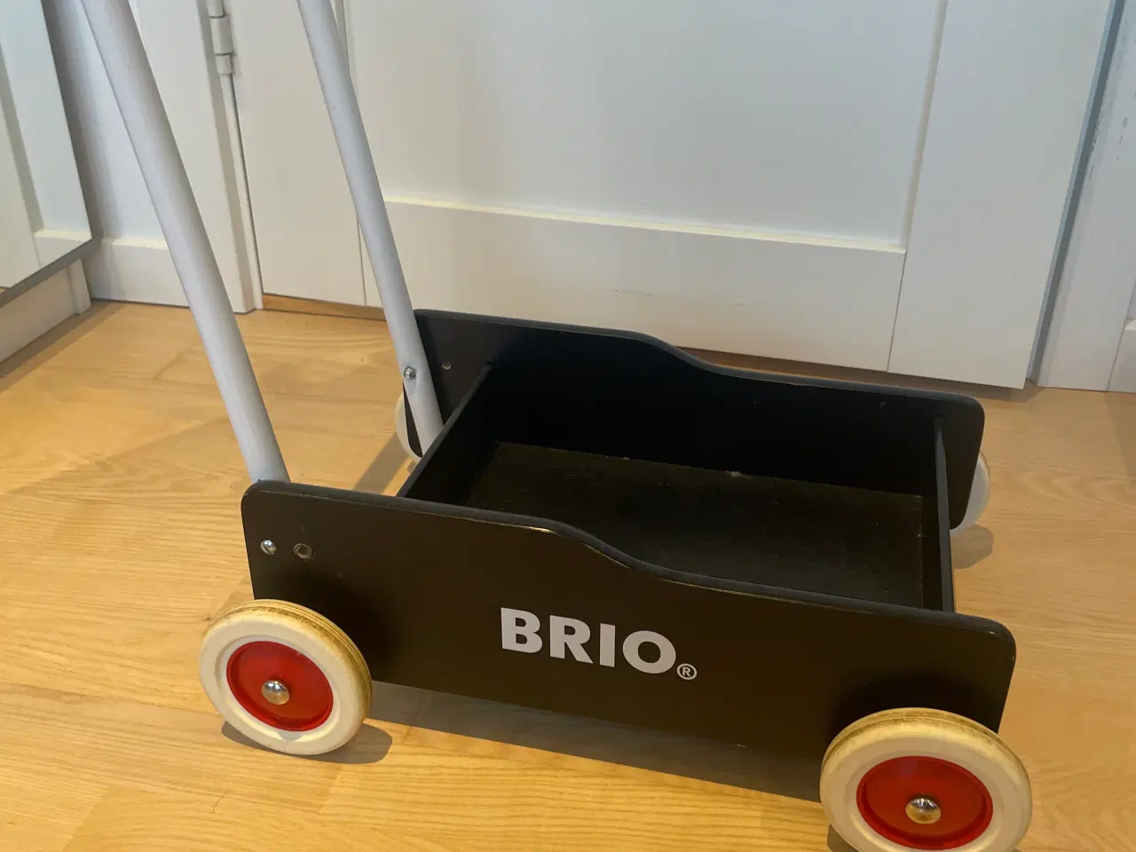 Billede 2 - BRIO gåvogn