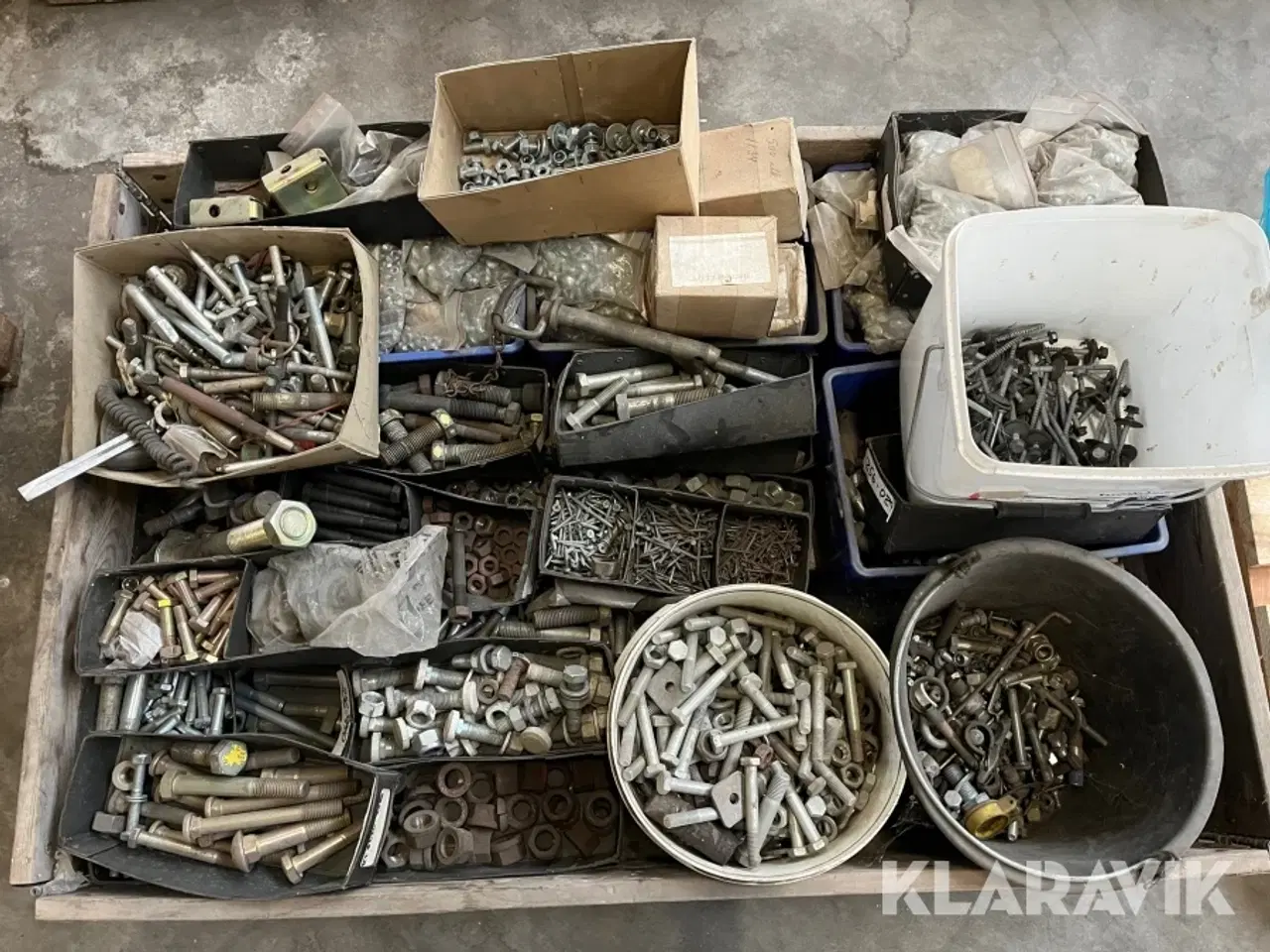 Billede 1 - Bolte, møtrikker, søm og øvrigt