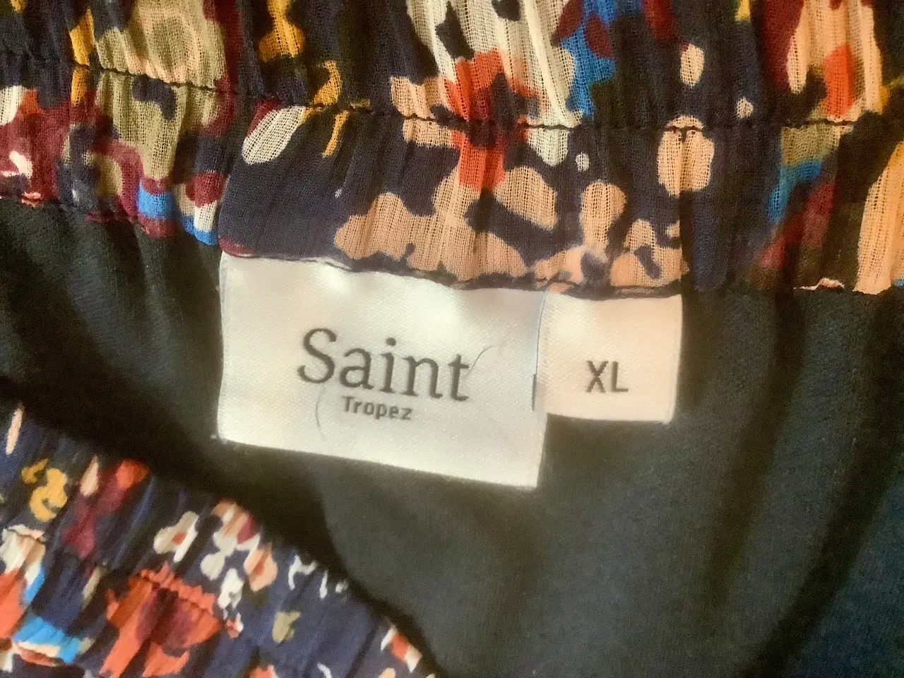 Billede 3 - Lang nederdel med blomster fra Saint Tropez.