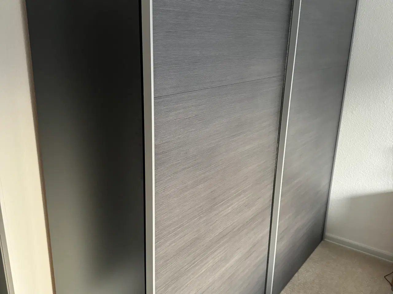 Billede 2 - Garderobeskab fra Swiss