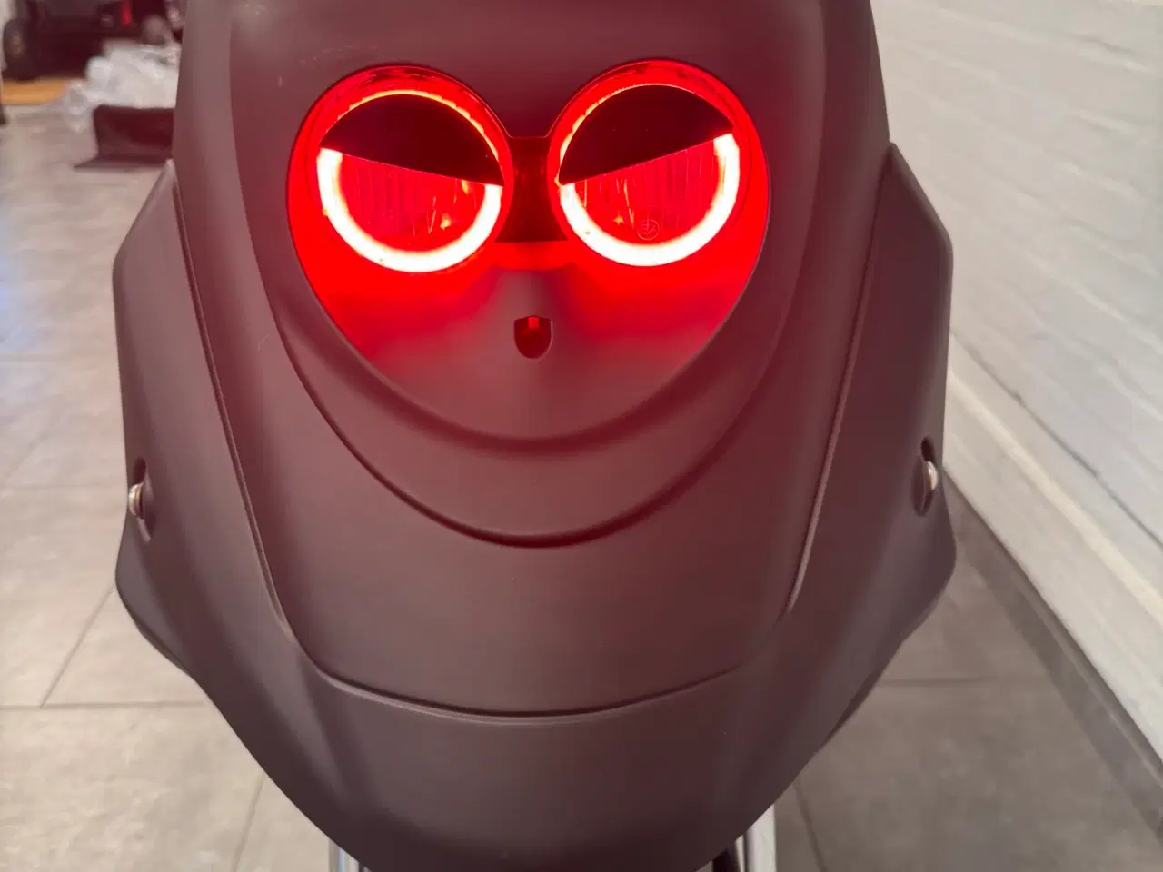 Billede 6 - MotoCR Hot 50 Naked – 2023 – Lovlig og i topstand!