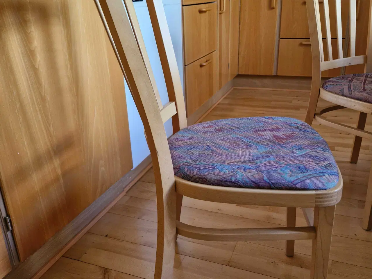 Billede 3 - Bord med 4 stole