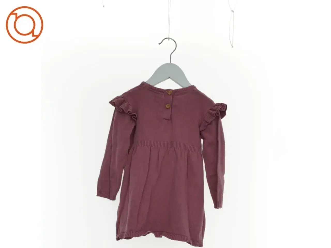 Billede 2 - Rosa kjole i strik-aftigt stof og hjertemønstermed flæser, Ergee (str. 86)