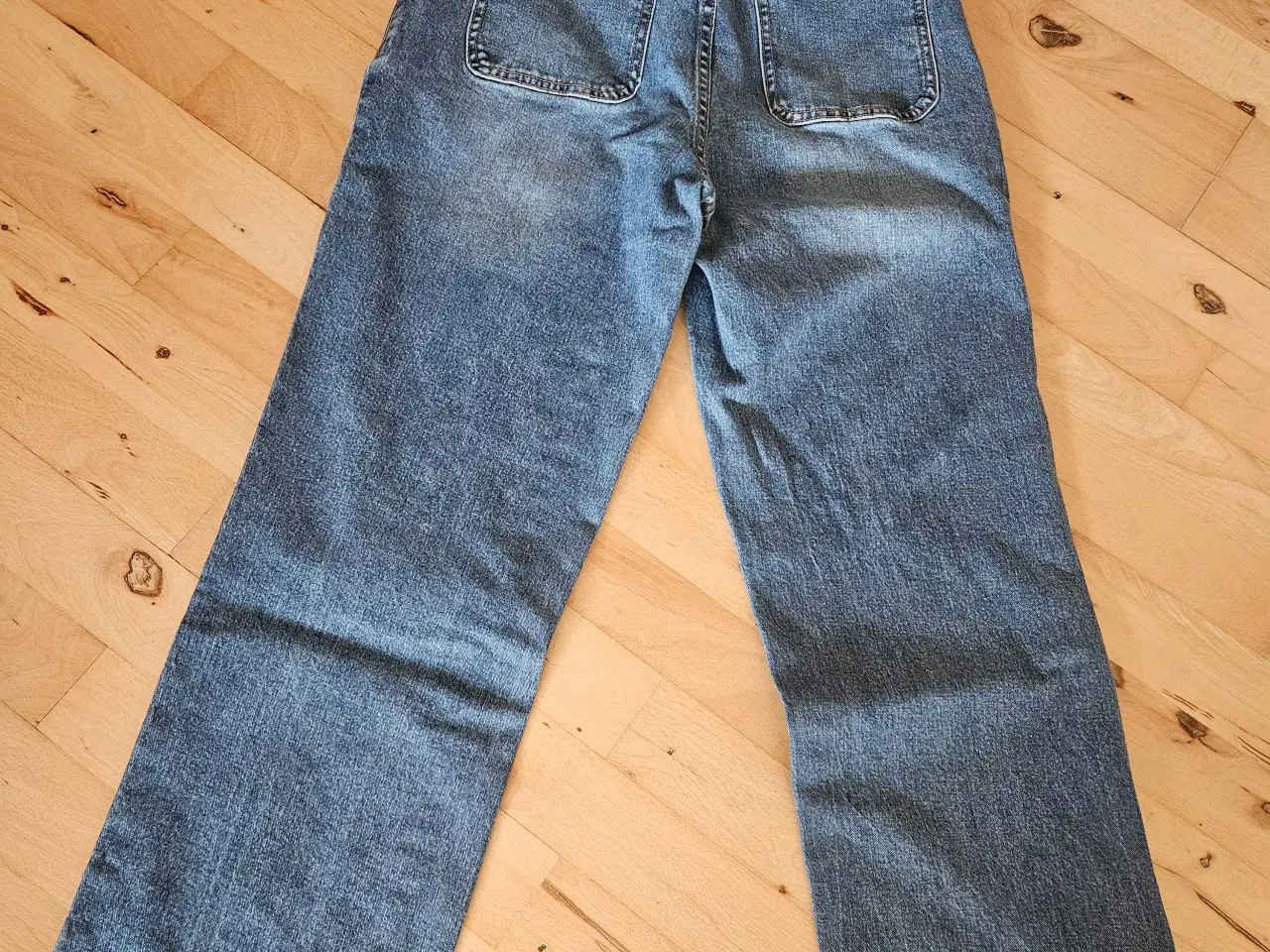 Billede 2 - DENIM BUKS I KRAFTIG KVALITET 