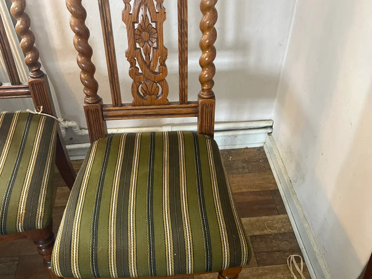 Billede 1 - Antikke stole. 
