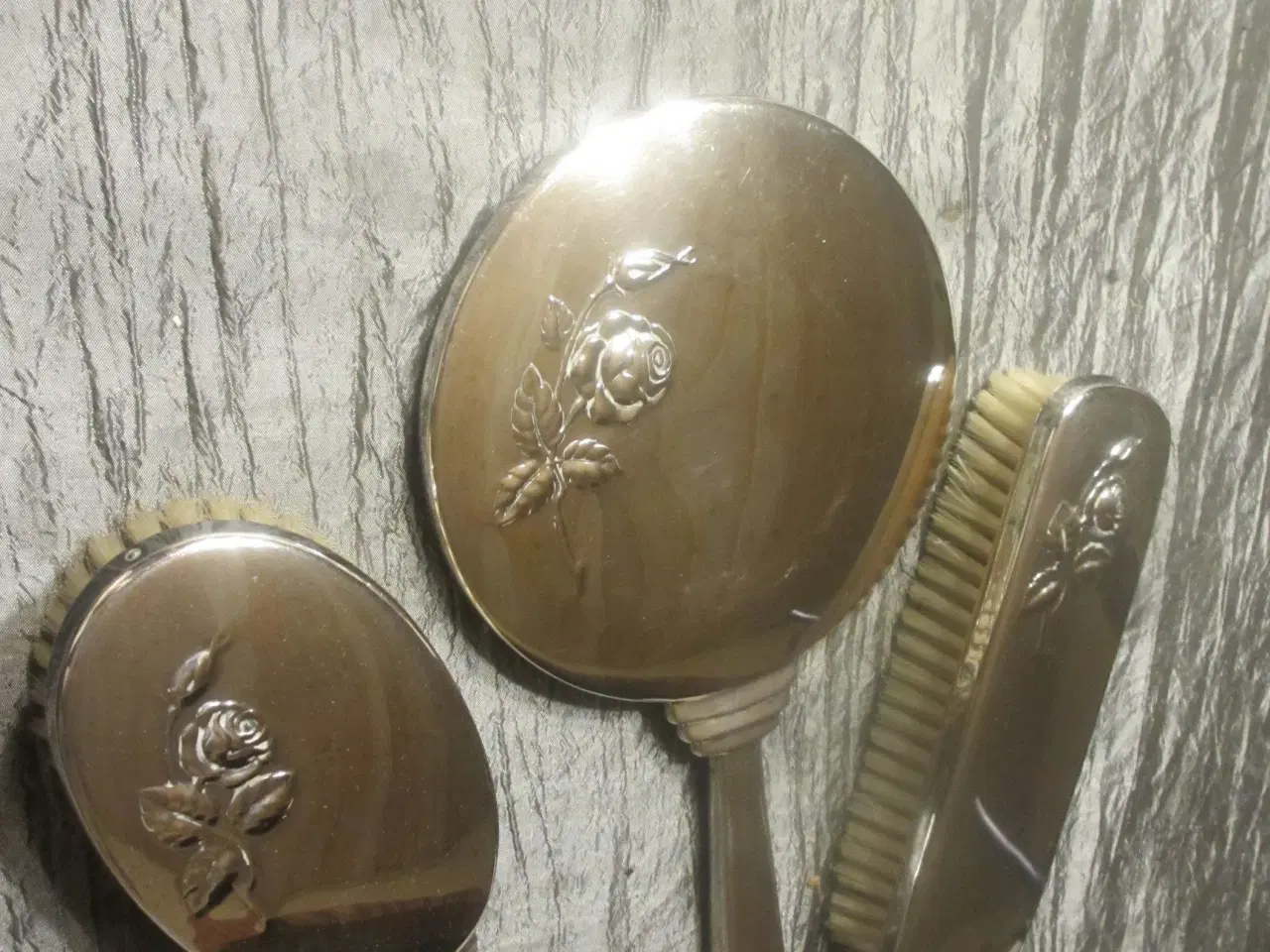 Billede 1 - pletsølv    retro børstesæt med spejl
