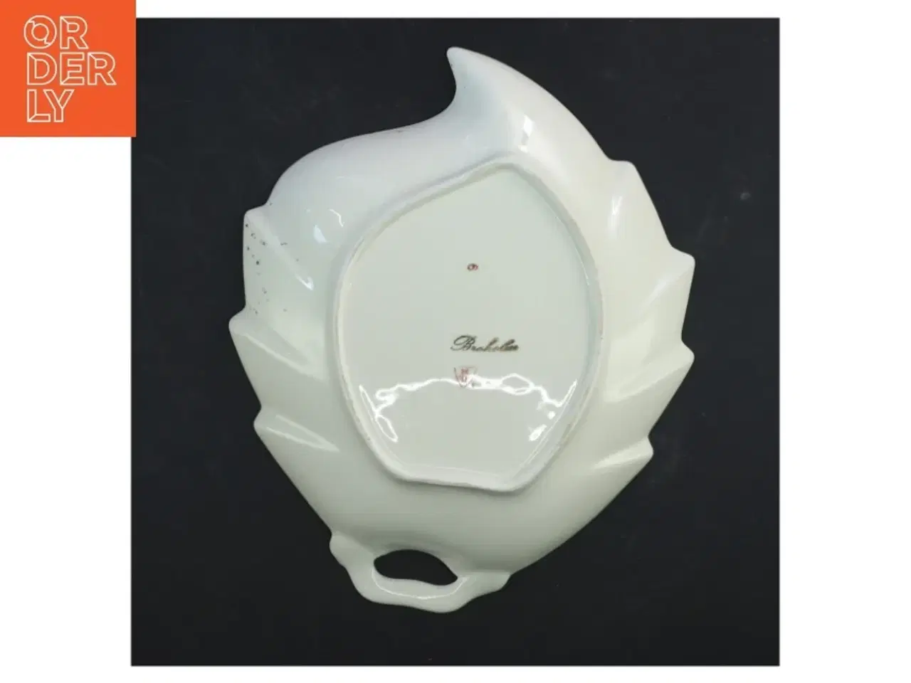 Billede 3 - Oval broholmskål med blomsterdesign fra Broholm (str. 22,5x17 cm)