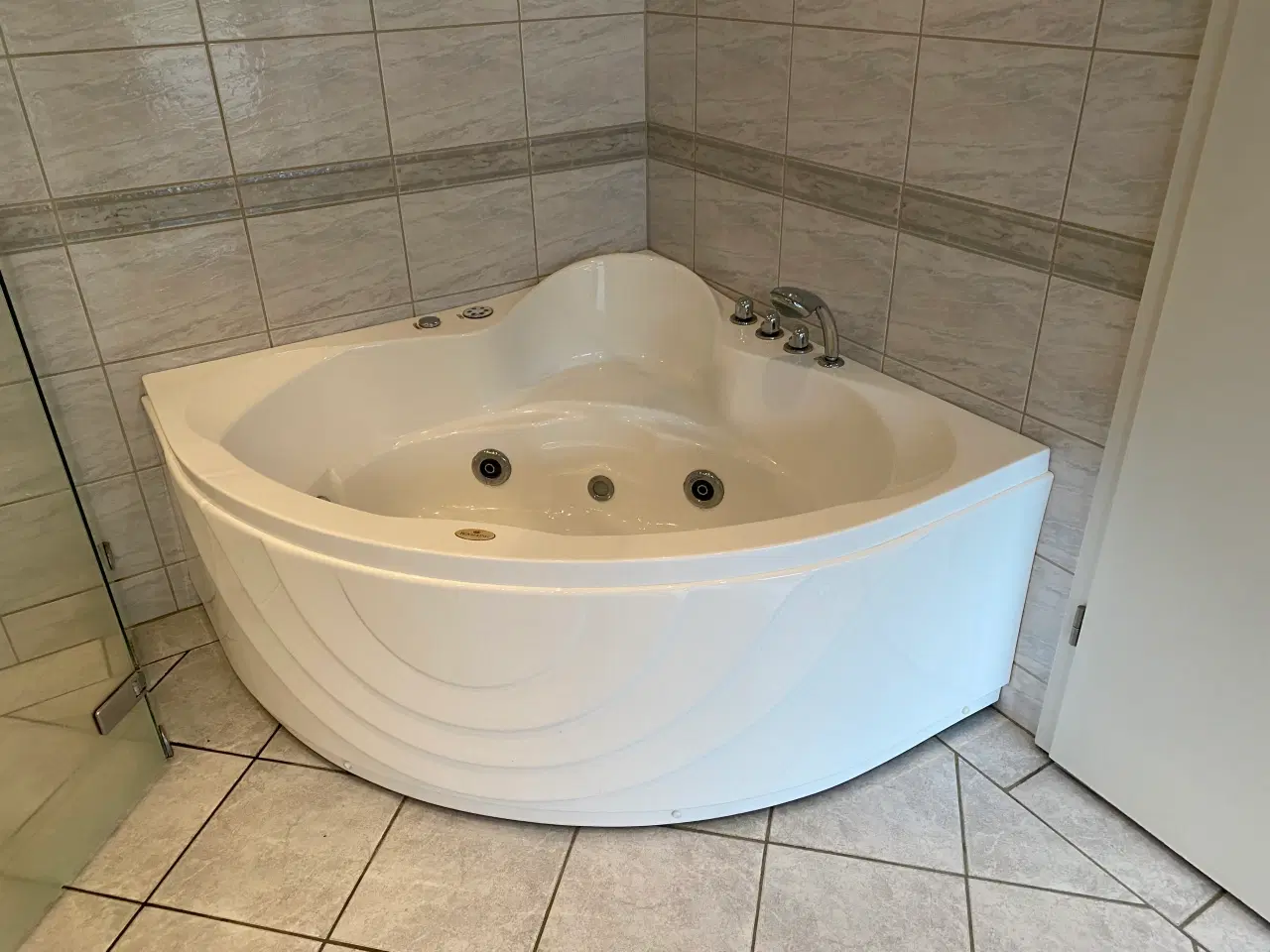 Billede 1 - Fin Spabad fra 2012