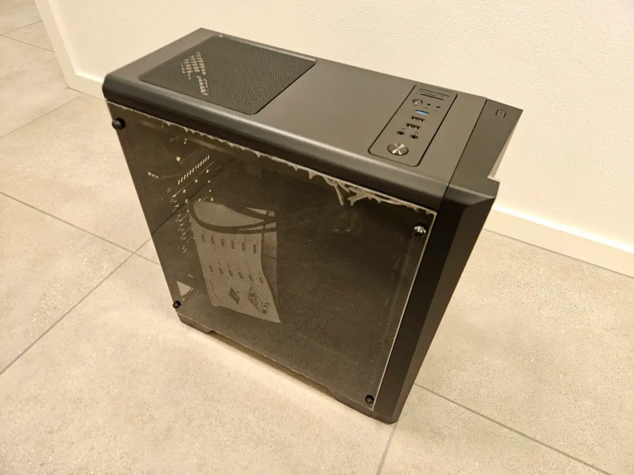 Billede 4 - AeroCool Cylon – ATX kabinet med RGB-lys