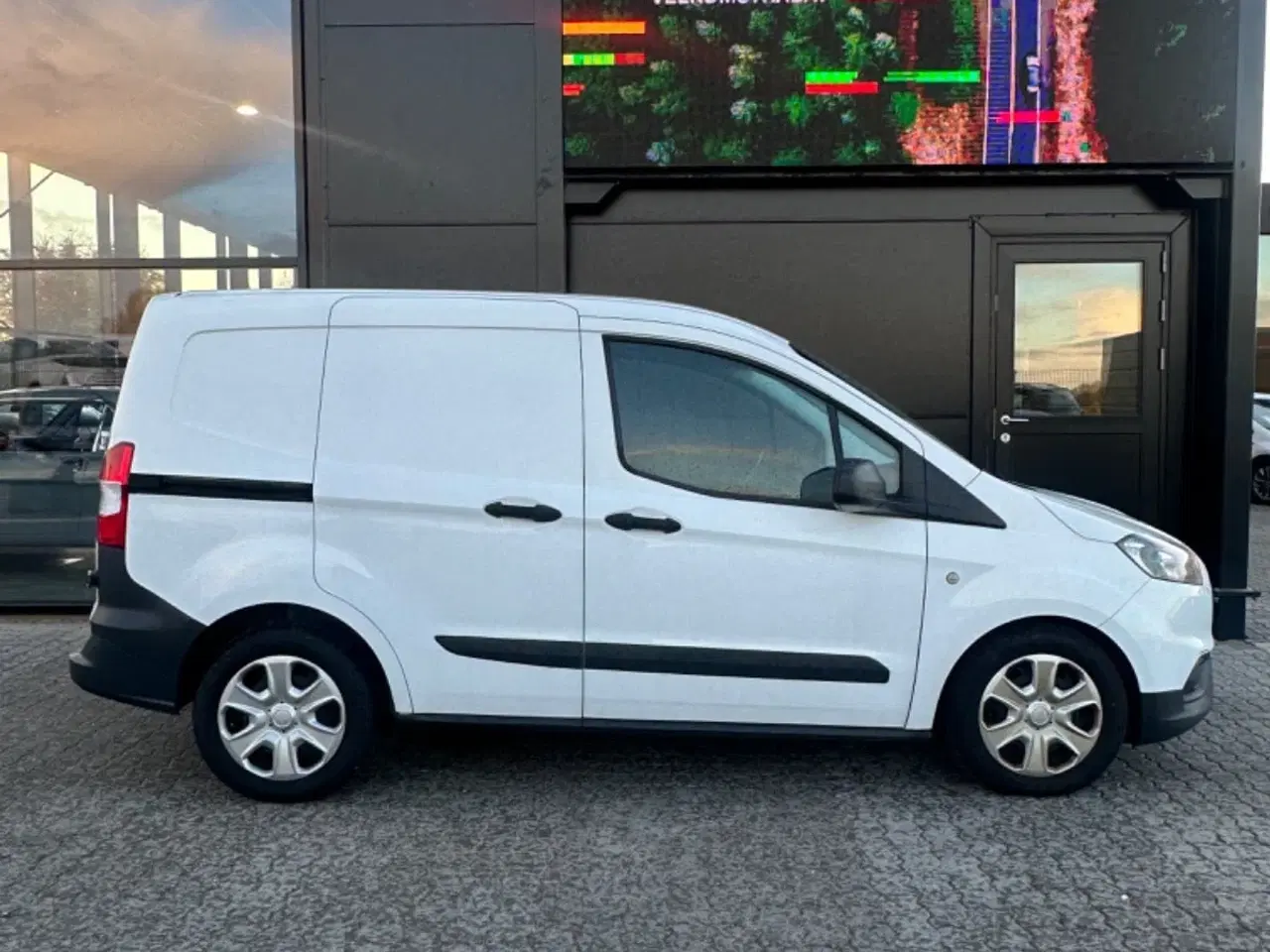 Billede 2 - Ford Transit Courier 1,5 TDCi 75 Ambiente Van