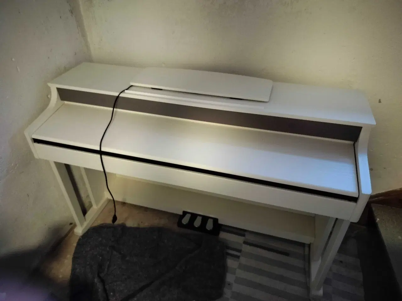 Billede 2 - Klaver næsten som ny 