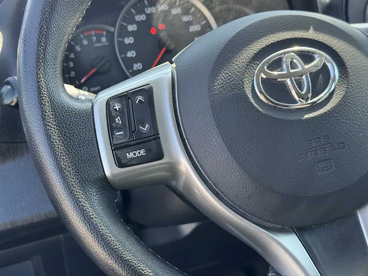 Billede 11 - Toyota Yaris 1,3 man.6, 5D. 99HK 5d