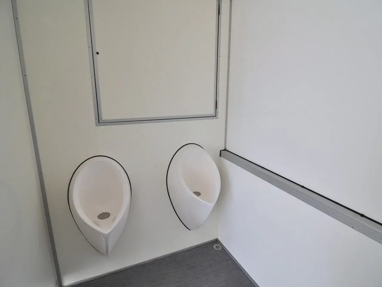 Billede 13 - Type 730: Herre-dame toiletvogn