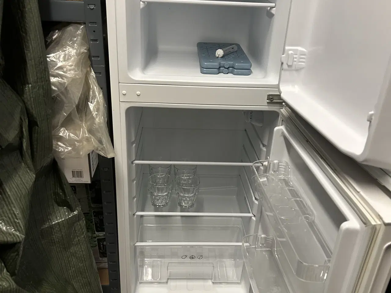 Billede 2 - Fint lille køle fryse skab