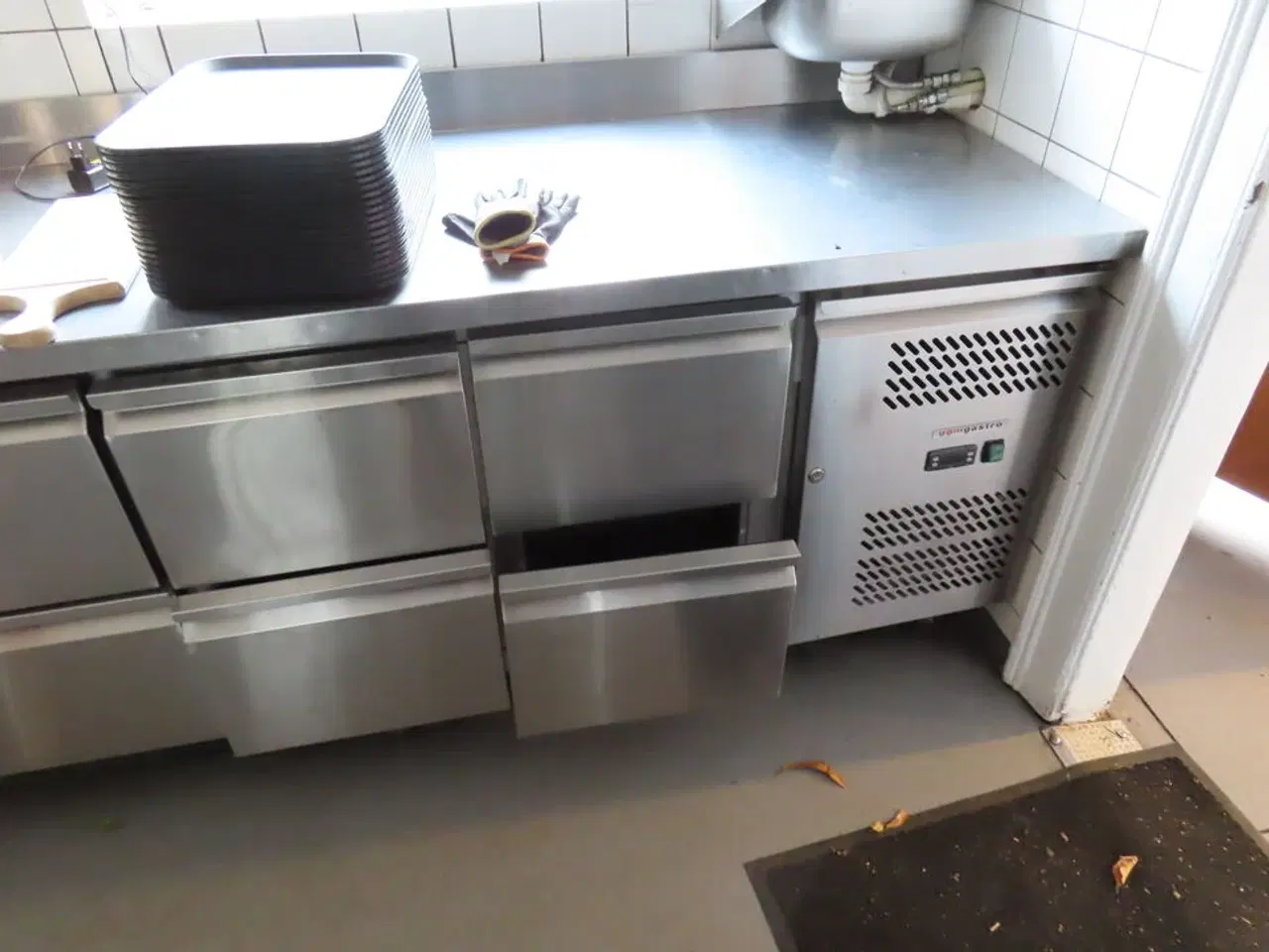 Billede 2 - Kølebord i rustfrit stål GGMGASTRO