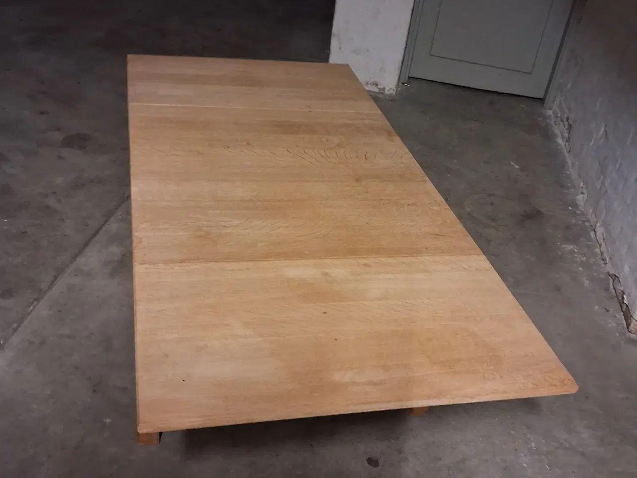 Billede 3 - Sofabord af massiv eg designet af Søren Holst