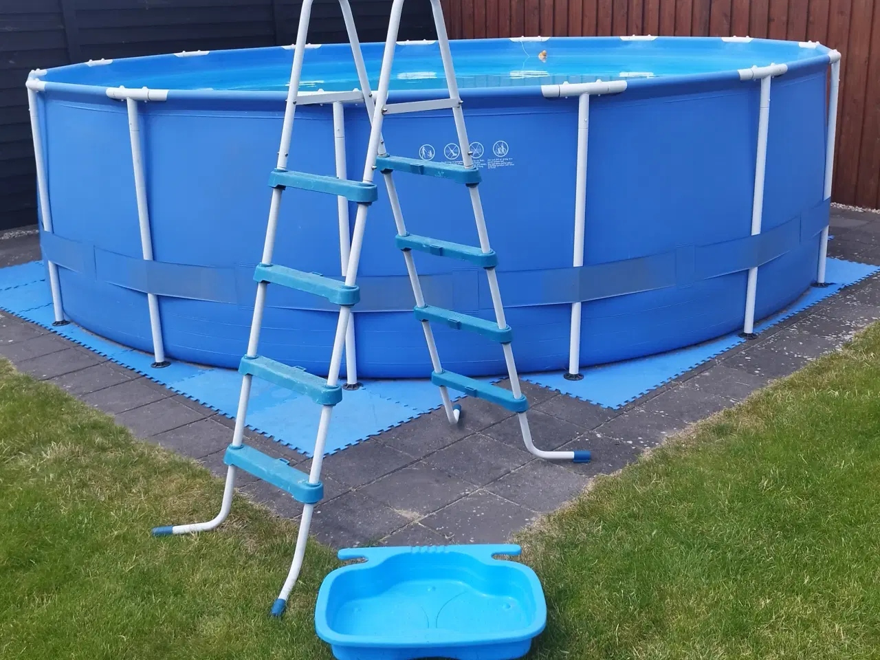 Billede 5 - Swimmingpool på +16.000 liter