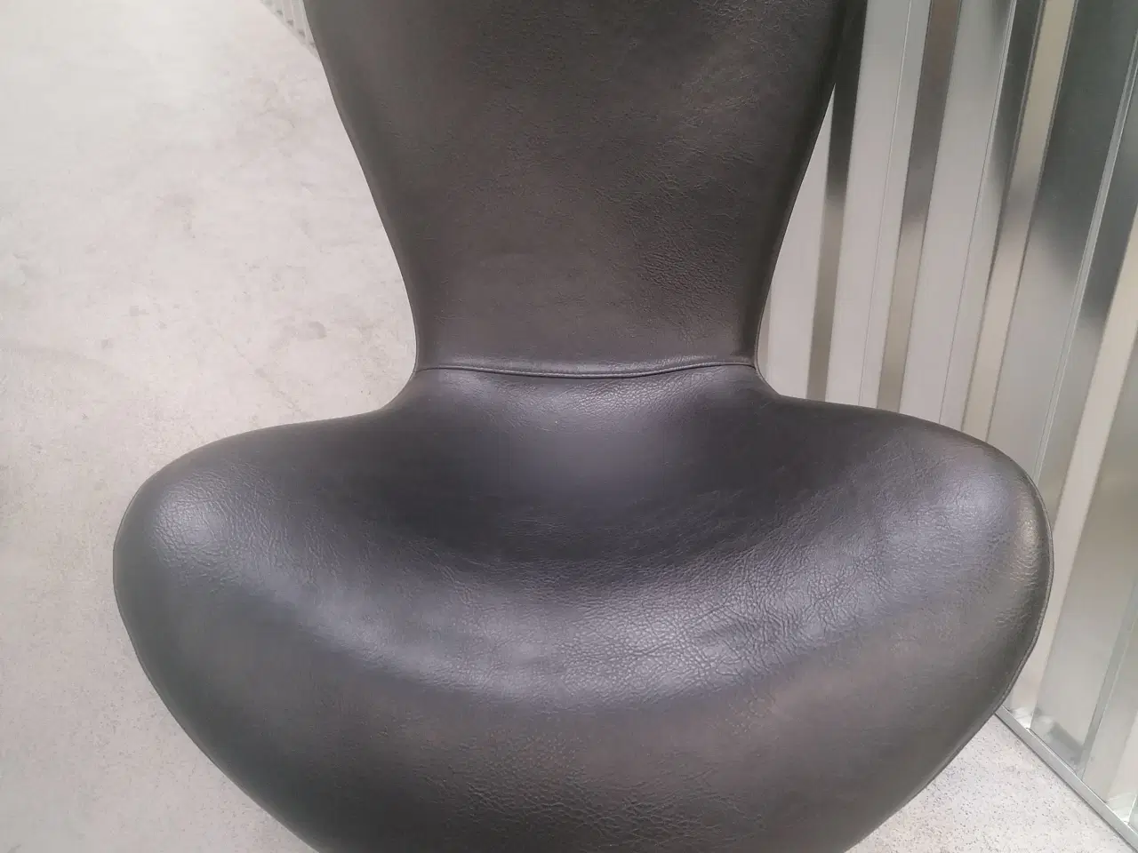 Billede 1 - Læderstol