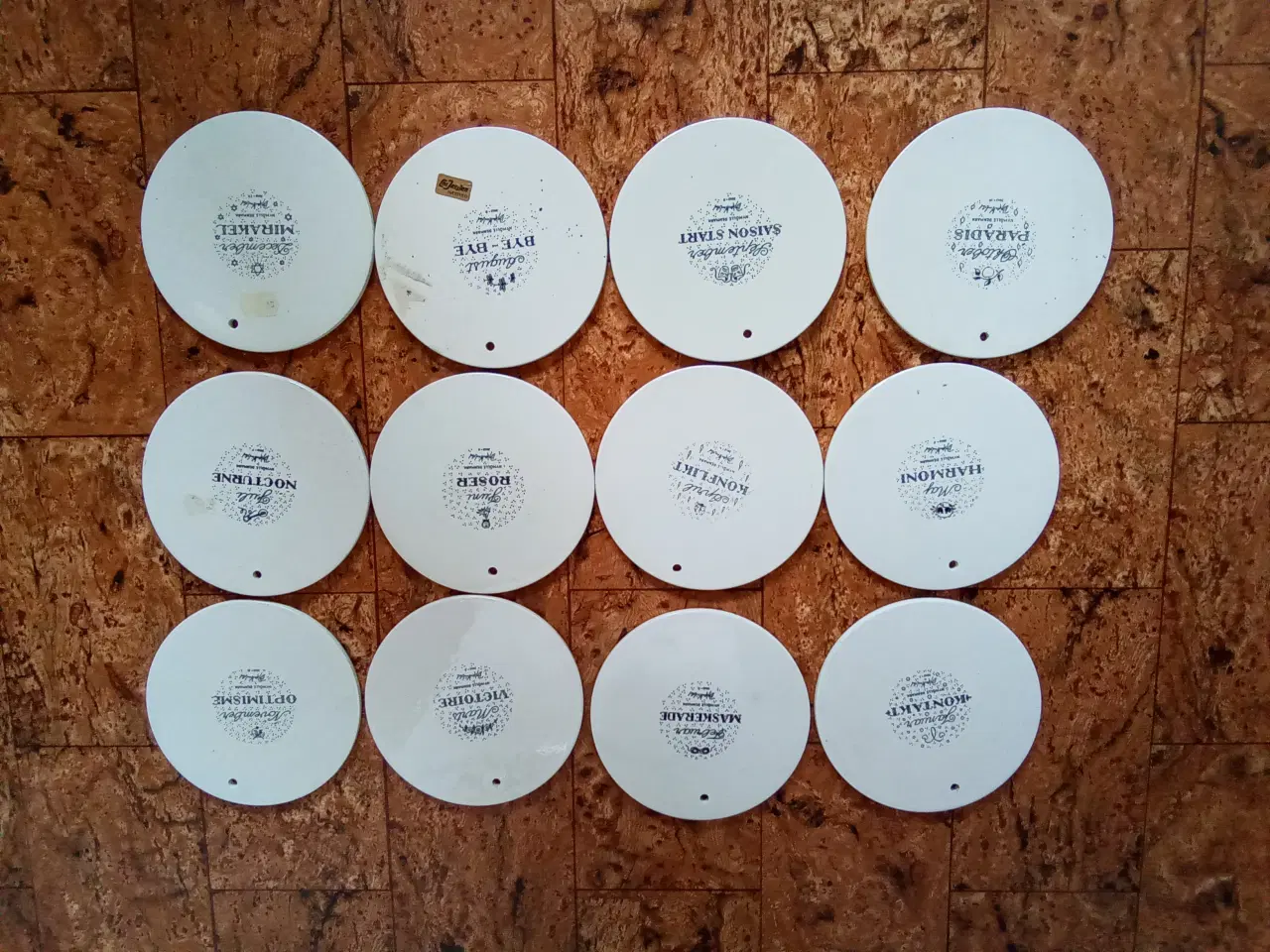 Billede 4 - 12 x Bjørn Wiinblad platter