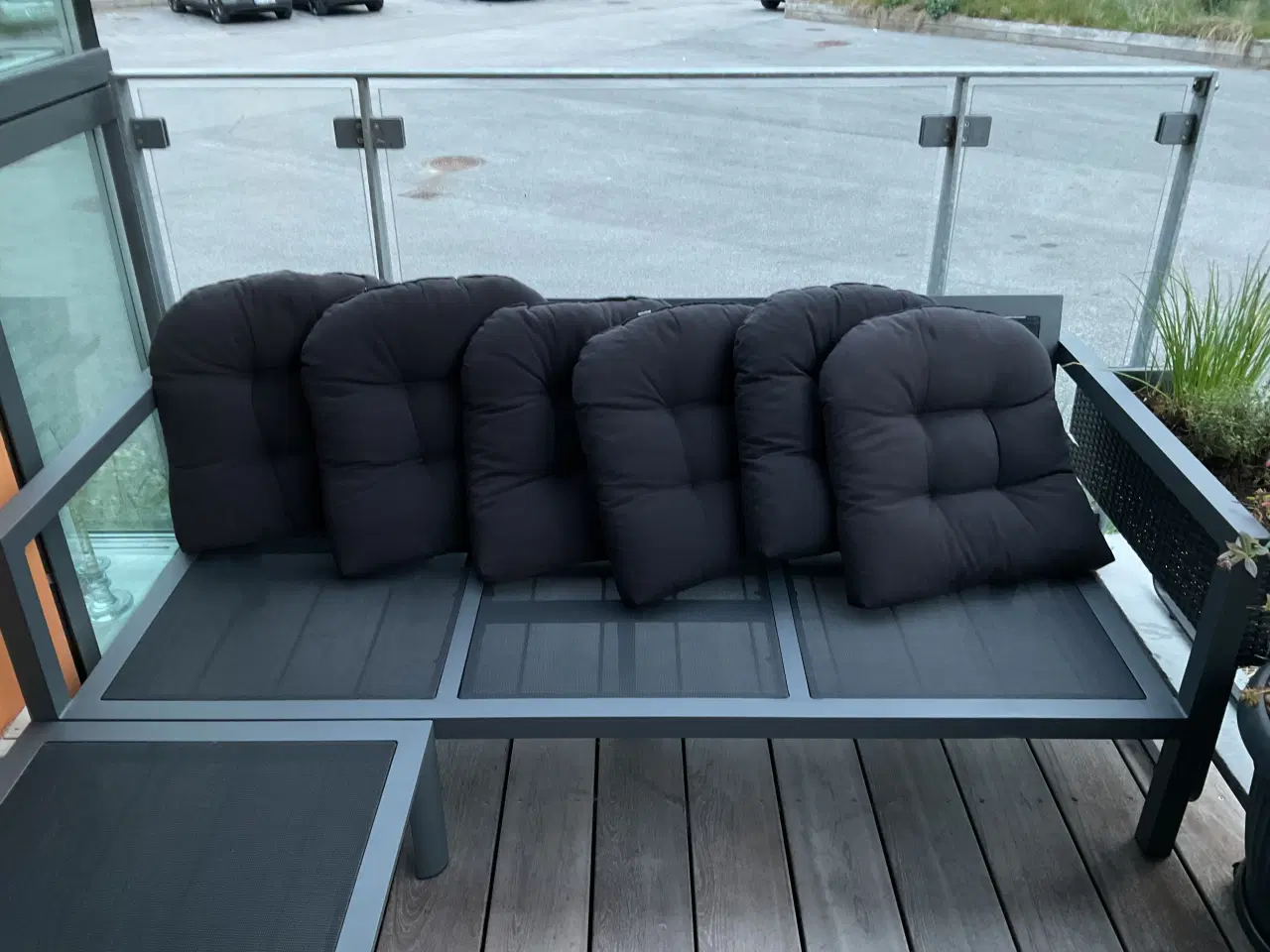 Billede 2 - 6 gode sorte Sungarden havehynder str. 45 x 45 cm.