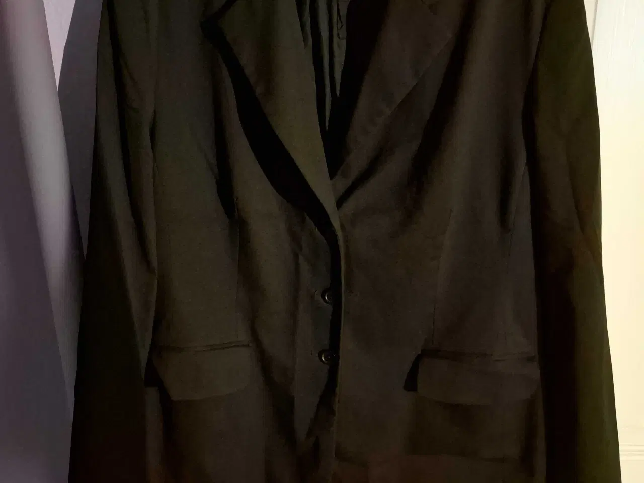 Billede 1 - Flot sort Blazer i str. 46